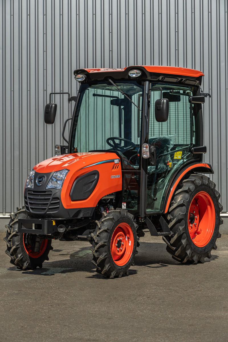 kioti ck4030ch kabīnes interjers