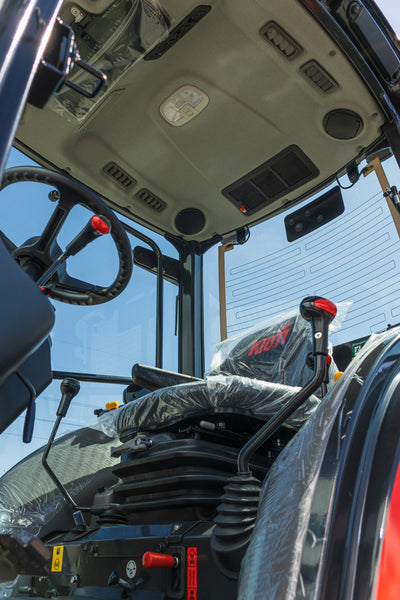 Kioti CK4030CH - 39.6 ZS kompakttraktors ar kabīni, 4×4 (Akcija)